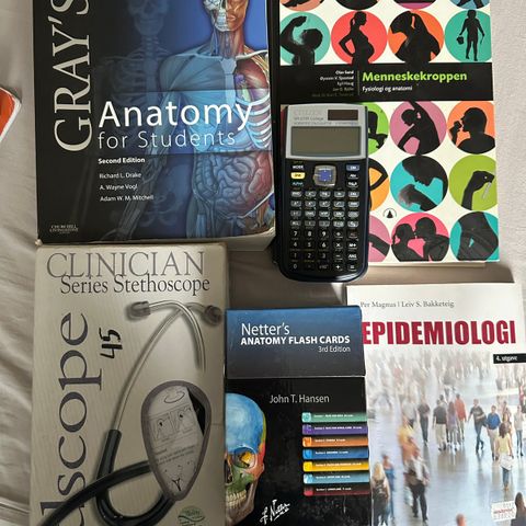 Pensumbøker + utstyr til medisin/odontologi/ernæring