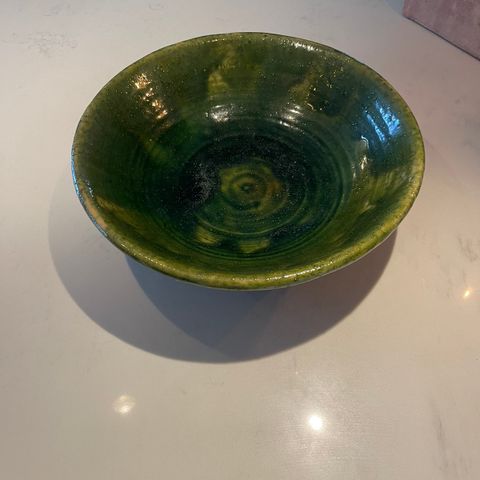 Grønn keramikkbolle