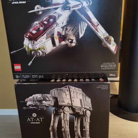 Lego Star Wars UCS 75313 AT-AT + 75309 Republic Gunship