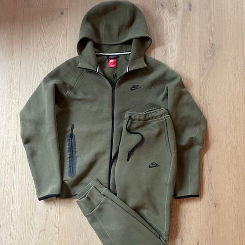 Nike tech fleece