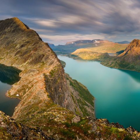 Gjendebåten til Besseggen 10. august. 2 stk