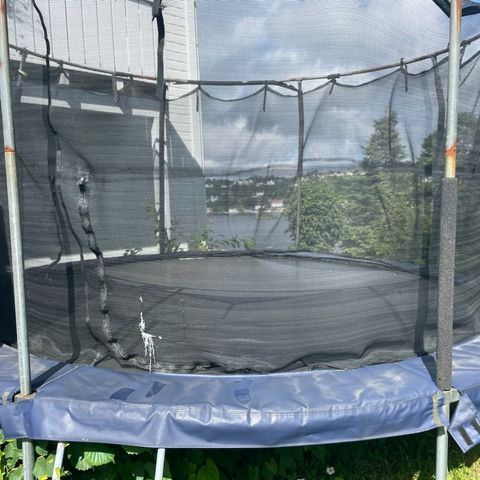 Jumpking trampoline gis bort
