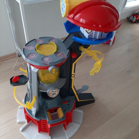 PAW Patrol Mighty Pups utkikkstårn med lys og lyd 83 cm høyt