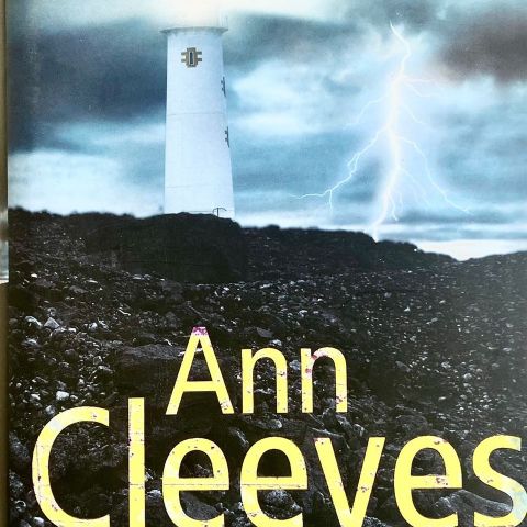 Ann Cleeves: "Blue Lightening". Engelsk. A Jimmy Perez Novel