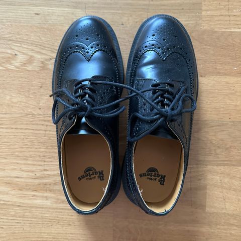 Dr. Martens 3989 skinn sko