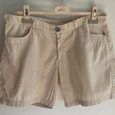 Shorts litt stretch, lav på livet, lommer, lys beige, Str 27