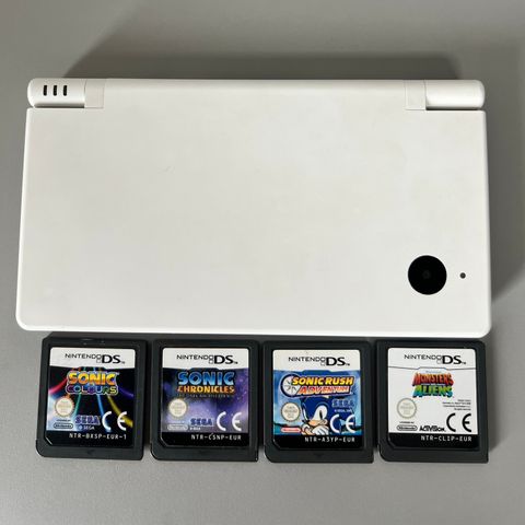 Nintendo DSi konsoll med spill