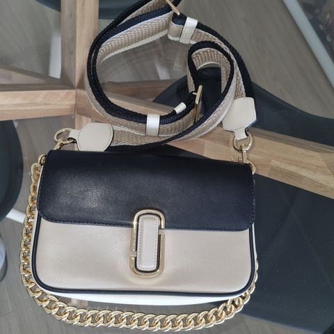 MARC JACOBS The shoulder bag