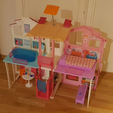 Barbie Malibu townhouse