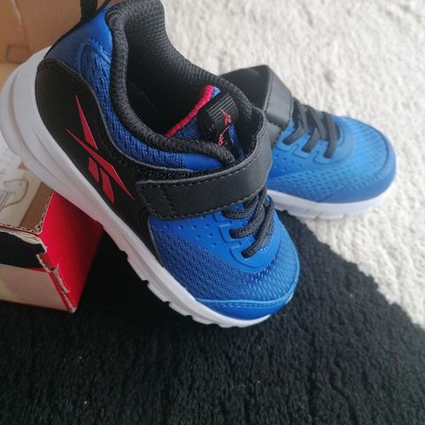 NY Reebok sko i str 22