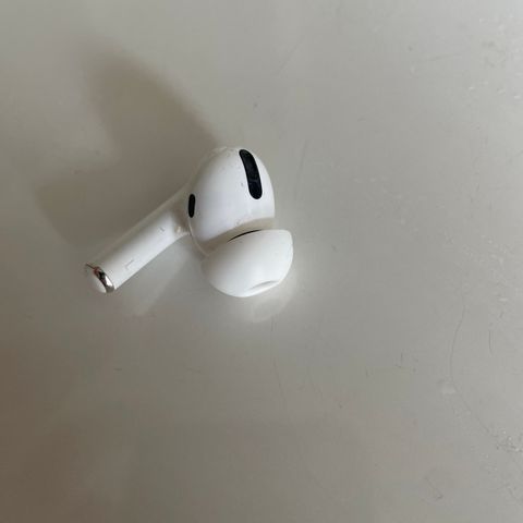 Venstre airpod pro med ladeboks