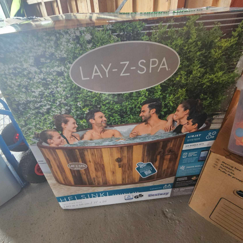 Lay-z-spa