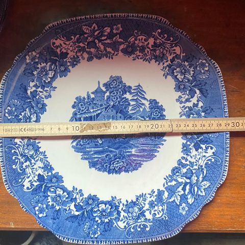 Wedgwood & co. Ltd «Avon Cottage» serverings fat