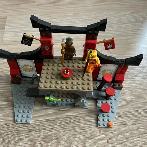 Ninjago-tempel til salgs