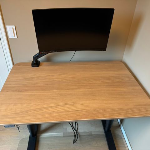 IKEA Bekant Skrivebord - Elektrisk hev/senk 120x80