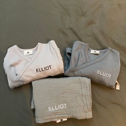Body & koseklut m/navn «Elliot»