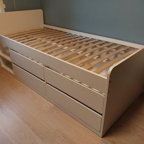 REESERVERT!!! 90x200 seng Släkt fra Ikea