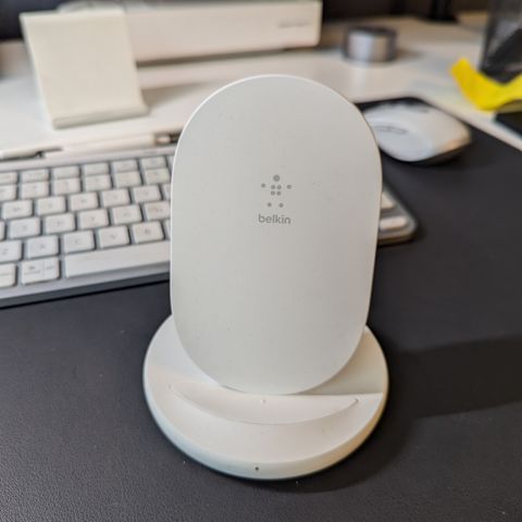 Belkin boost charge wireless charging stand