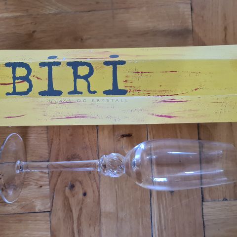 Biri champagne glass