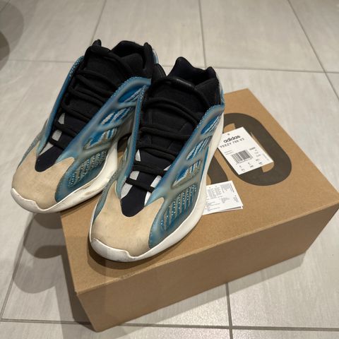 Adidas Yeezy 700 str 39,3