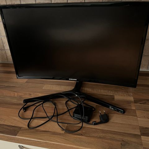 Samsung Crg5 gaming monitor med 144hz