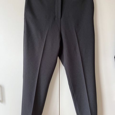 Koks -grå  bukse fra Cathrine Hammel. Str. XL.