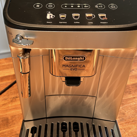 Kaffemaskin DeLonghi Magnifica EVO