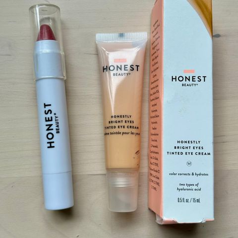 Honest Beauty by Jessica Alba øyekrem og lipstick