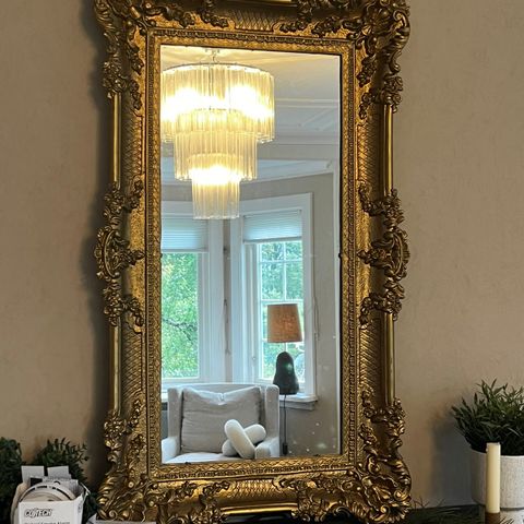 Klassisk, gammelt speil