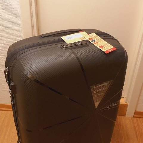 UÅPNET American Tourister Koffert Starvibe 77cm