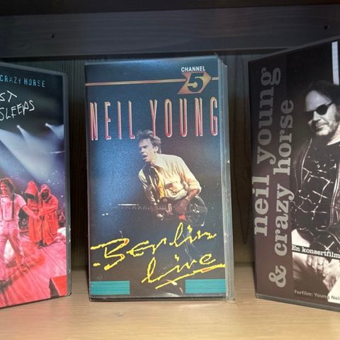 NEIL YOUNG - VHS (for samlere)…selges samlet