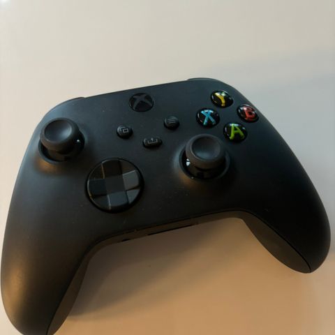 Xbox One kontroller selges billig