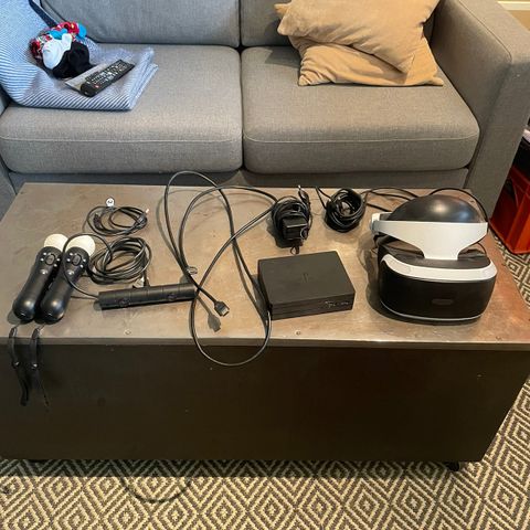 PlayStation VR med Kamera og 2 Move kontrollere