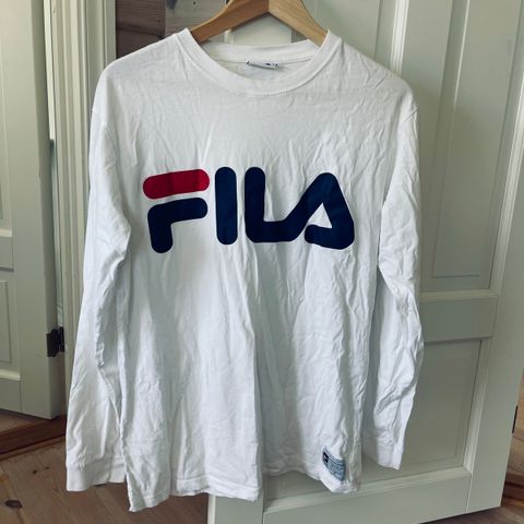 Langermet T-skjorte fra FILA ✨ medium