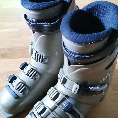 Nordica slalomsko / alpinsko Str 42/43 27/27,5 cm