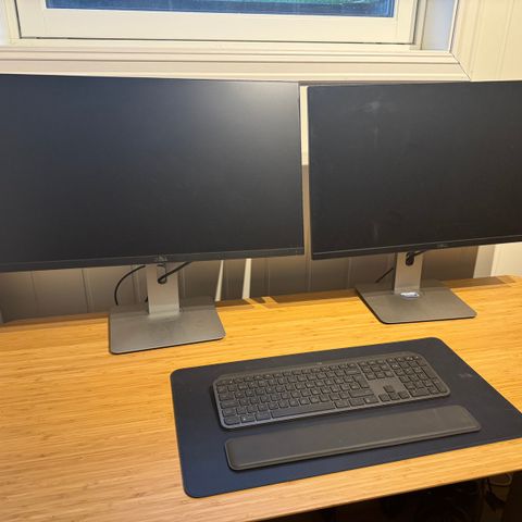 2 x Dell 27" U2715Hc PC-skjermer