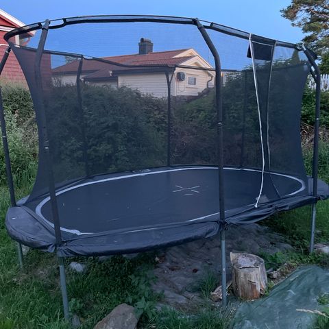 Trampoline