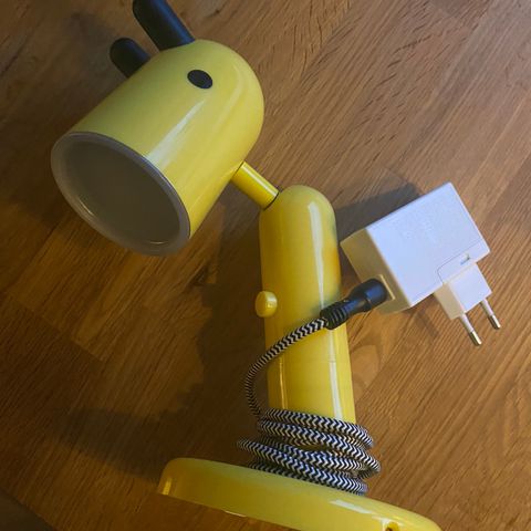 IKEA gul vegglampe