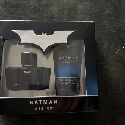 Uåpnet Batman begins sett, shower gel 150 ml og eau de toilette 30 ml