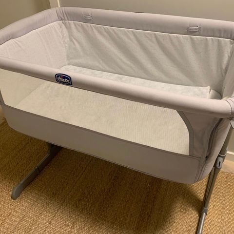 Chicco bedside crib