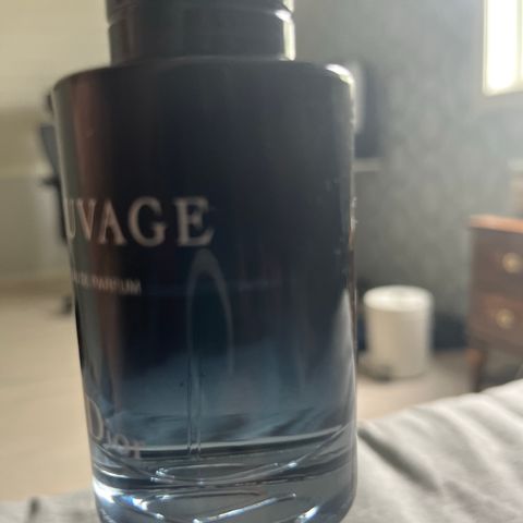 Selger dior savuage edp billig