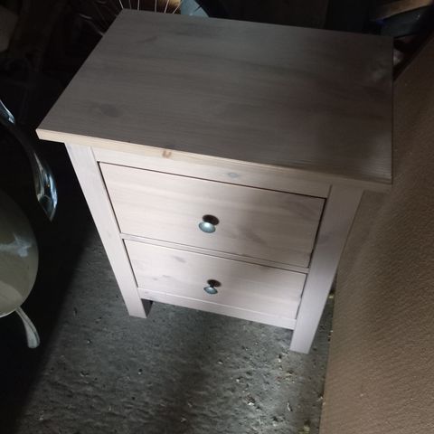 Hemnes ikea nattbord