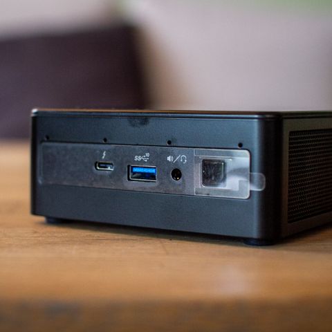 Mini Pc Intel NUC Core i7-11 gen , 256gb NVMe og 16GB DDR4,win11 RNUC11PAHI70001