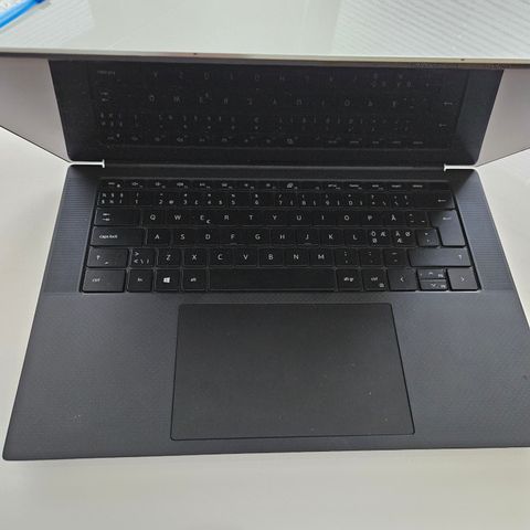 Kraftig Dell XPS laptop