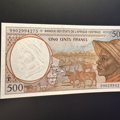 SENTRAL AFRIKANSKE STATER 500 FRANC. 1993. Usirkulert (665 AO)