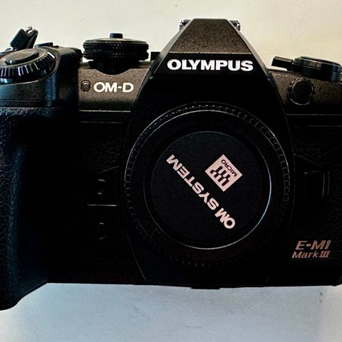 Olympus OM-D e-m1 mark III - svært pent, 4 batterier