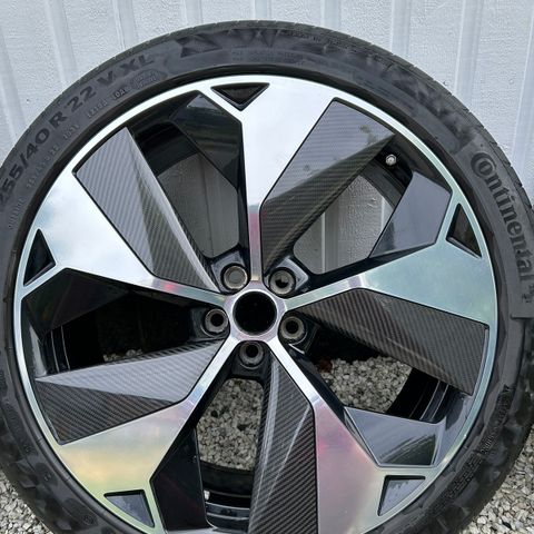 I-pace 22’’ felger med Continental PremiumContact 6 selges.