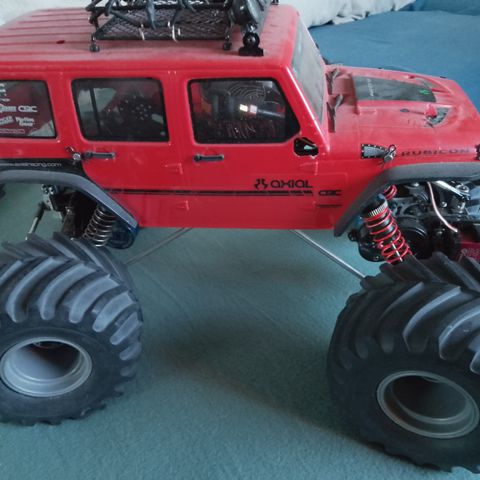 Tamiya  -  Monster truck chassis  , Clodbuster.