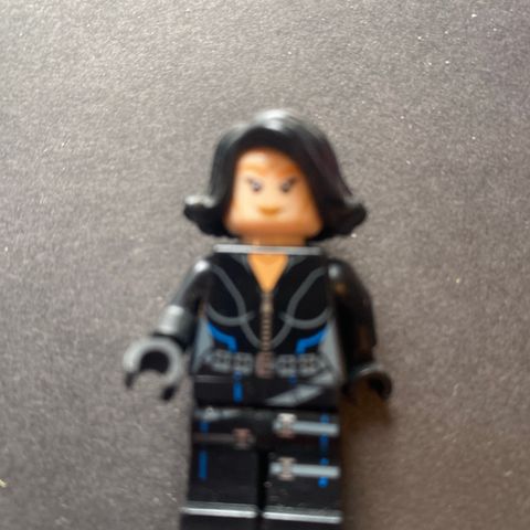 Lego minifigur marvel black widow