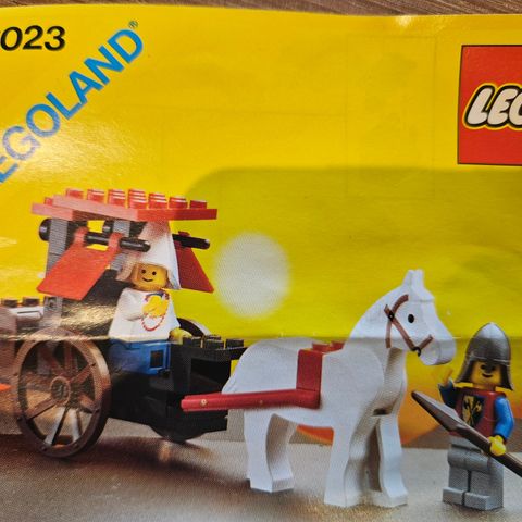 Lego vintage fra 1986
 Castle: Lion Knights: 6023-1
Mangler en del : 4587